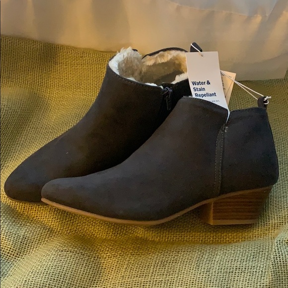 Old Navy Shoes - Old Navy Faux-Fur Lined Booties SIZE 9 *WITH TAGS!